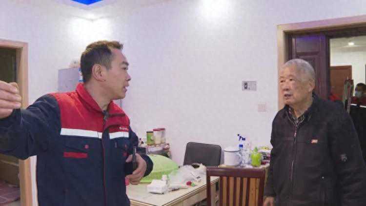 寒潮来袭，他们免费上门维保空调→
