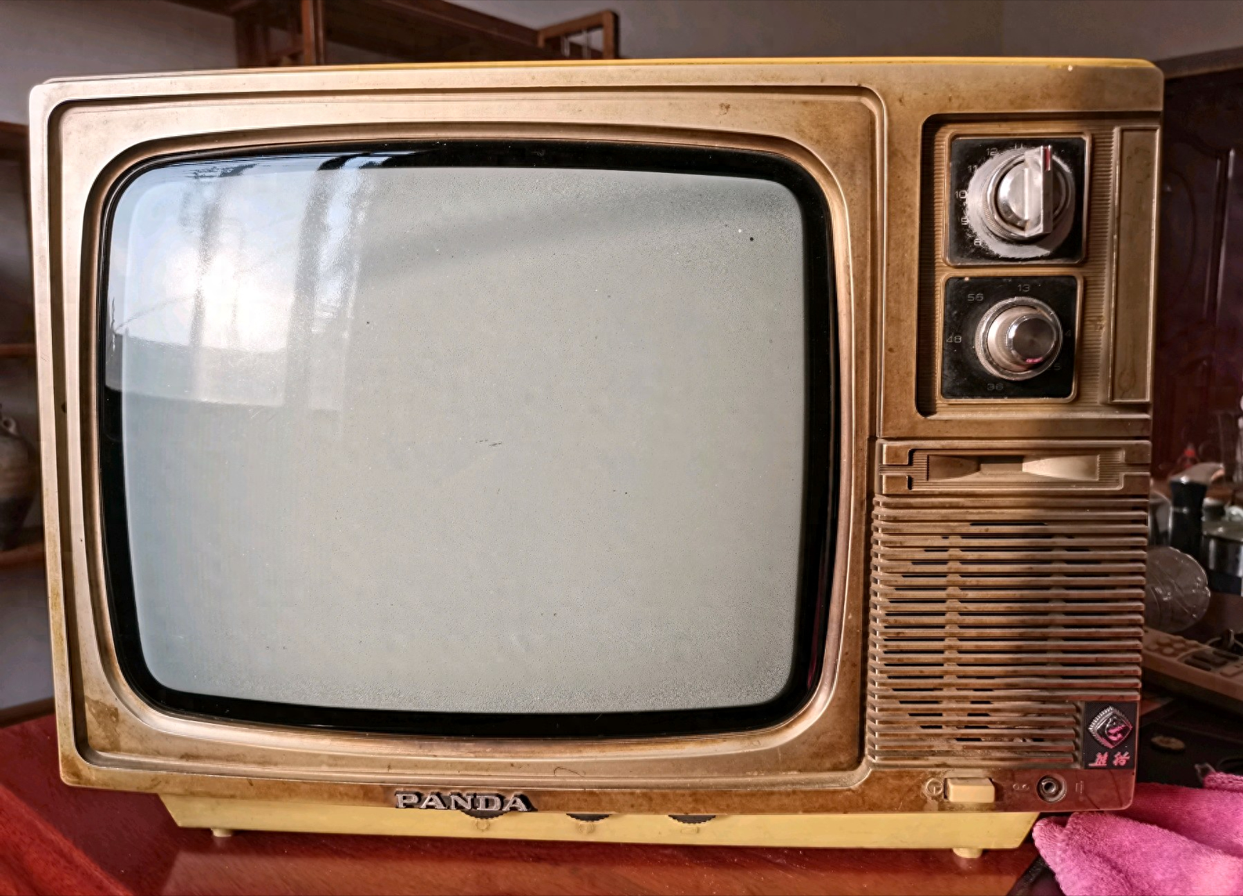80年代红极一时的12个电视机品牌，有多少人记得，看过的都老了