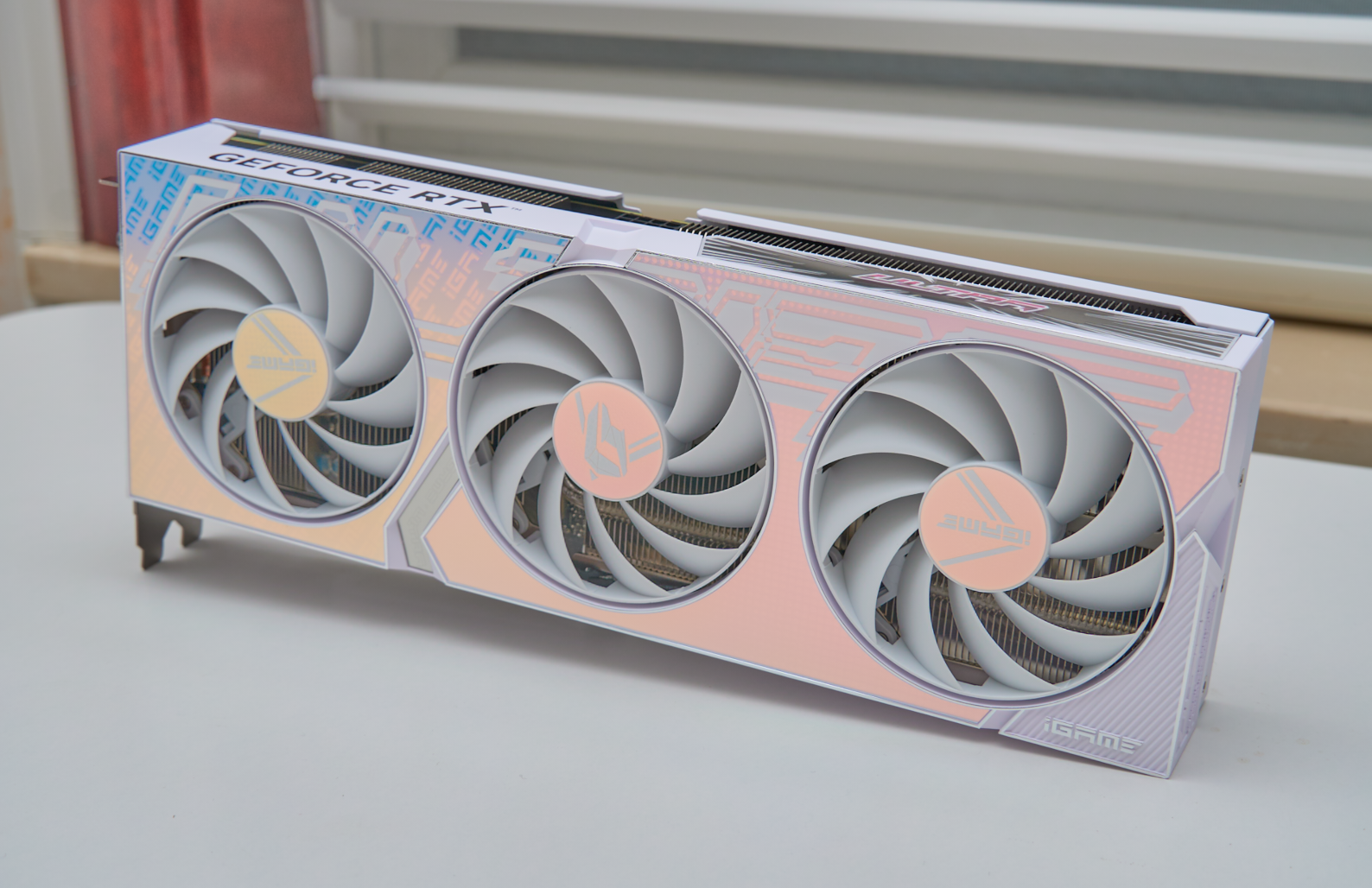 你们要的甜品卡终于来了！七彩虹 iGame RTX 4060 Ti Ultra W OC 8G首测