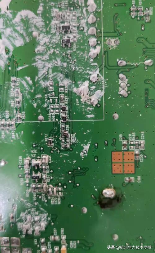 维修海信液晶电视TLM42V67PK开机困难故障-杭州华力学校